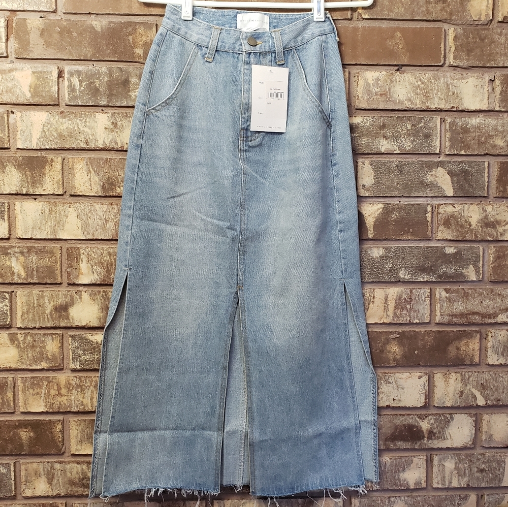 Style Keepers Midi Length Denim Skirt size…